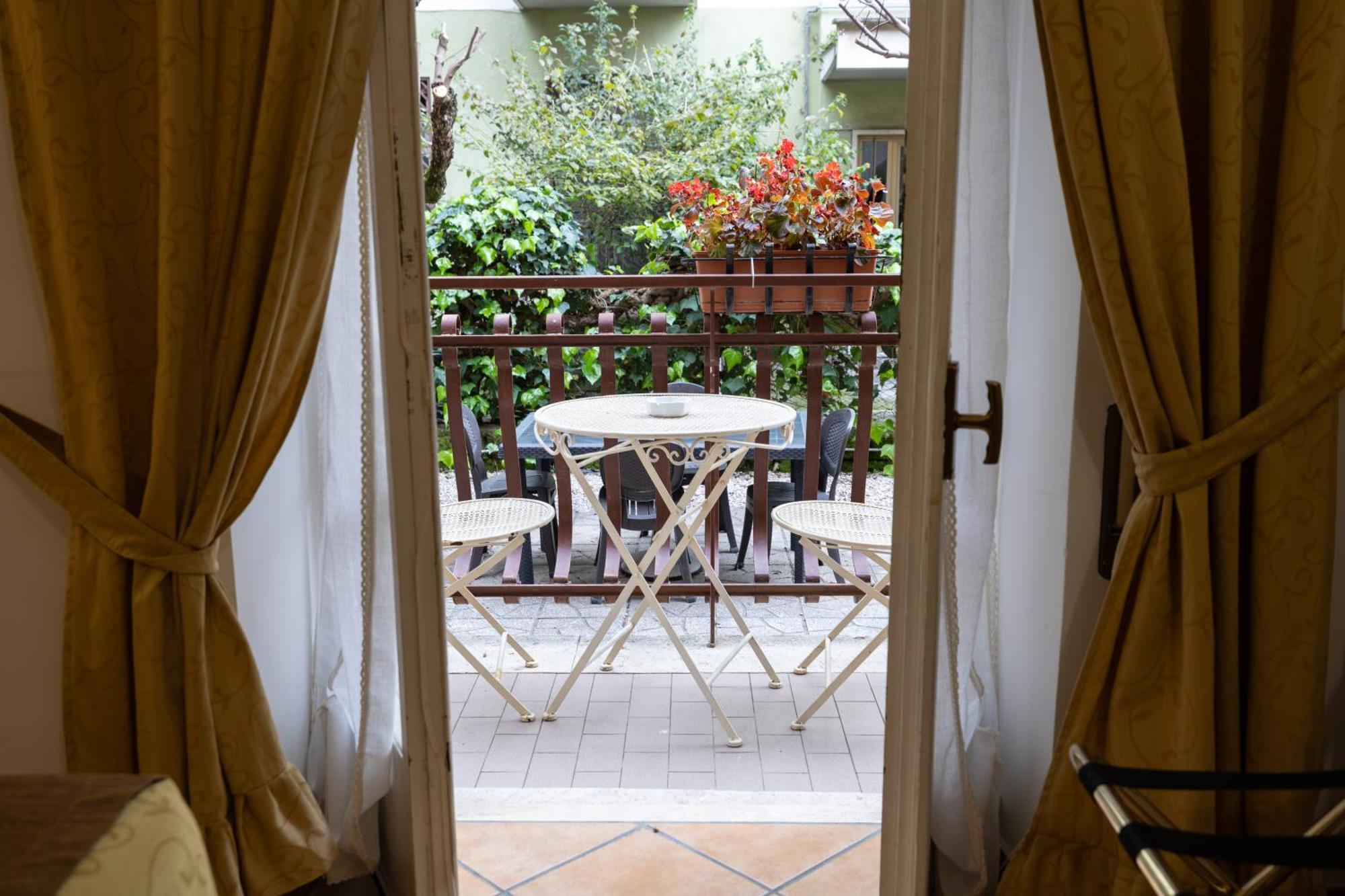 Casa Lollobrigida Bed & Breakfast Ciampino Ngoại thất bức ảnh