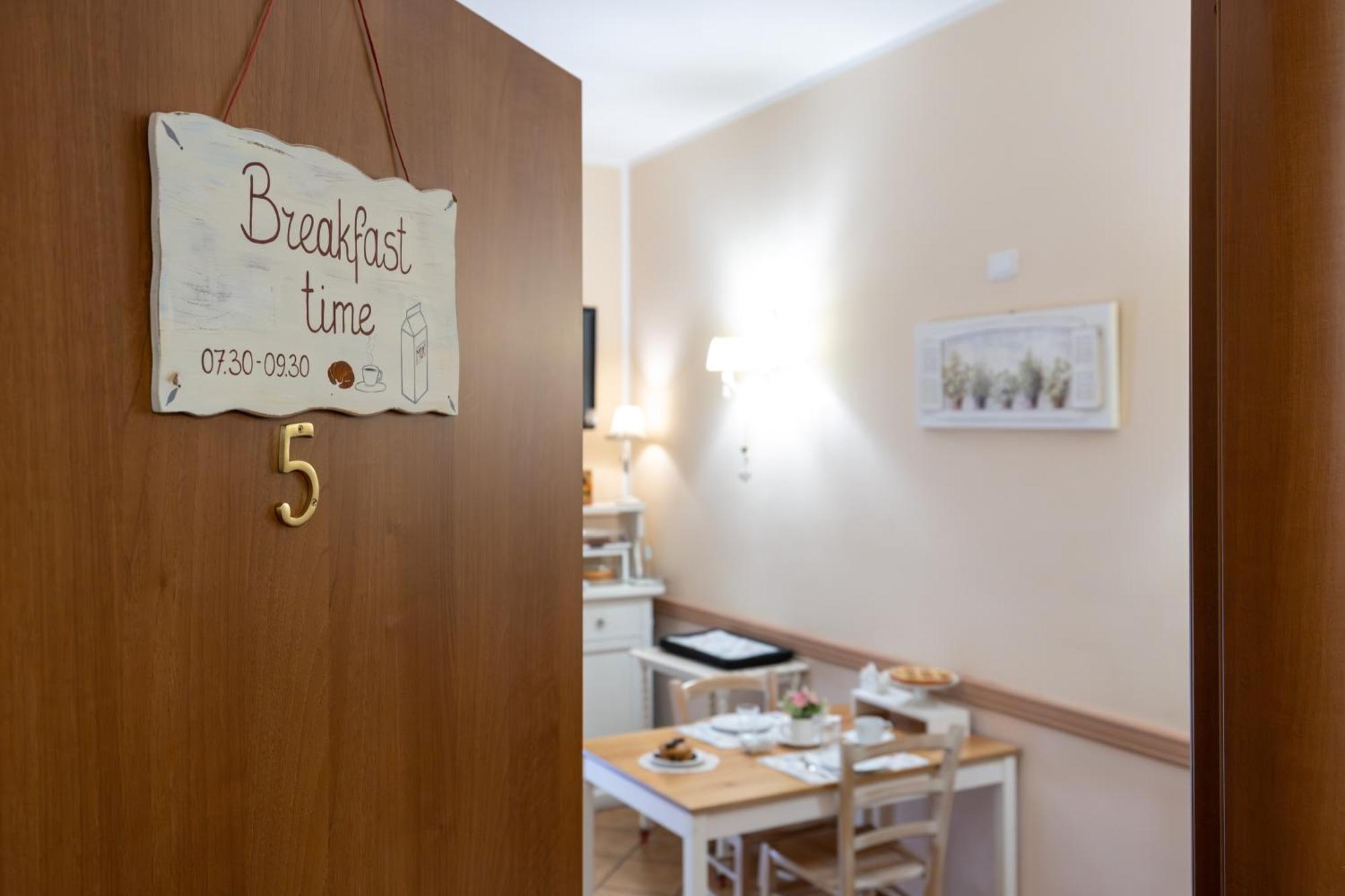 Casa Lollobrigida Bed & Breakfast Ciampino Ngoại thất bức ảnh